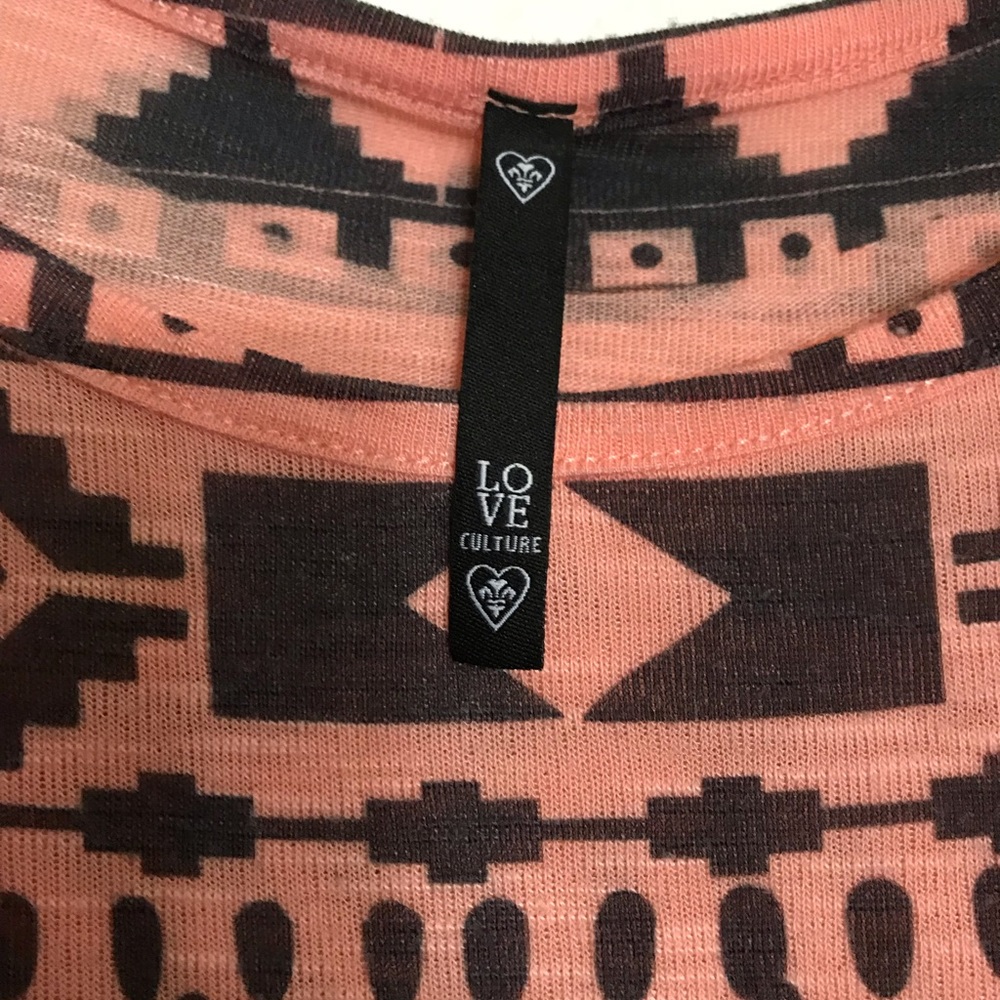Aztec salmon blouse - Picture 3 of 3